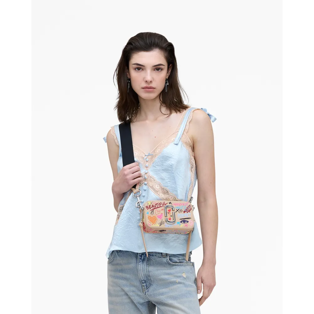 CARTERA MARC JACOBS THE PUNK SCRIBBLE SNAPSHOT | BEIGE