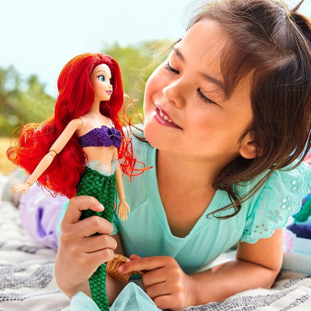 MUÑECA ARIEL PRINCESA DE DISNEY STORE OFICIAL CON ACCESORIOS TRAJE BRILLANTE