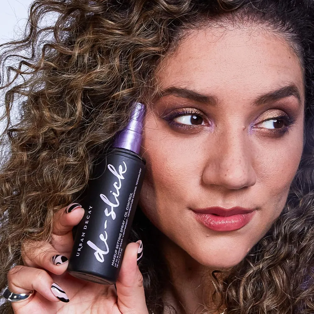 SPRAY FIJADOR URBAN DECAY DE-SLICK MATE 4 OZ / 120 ML