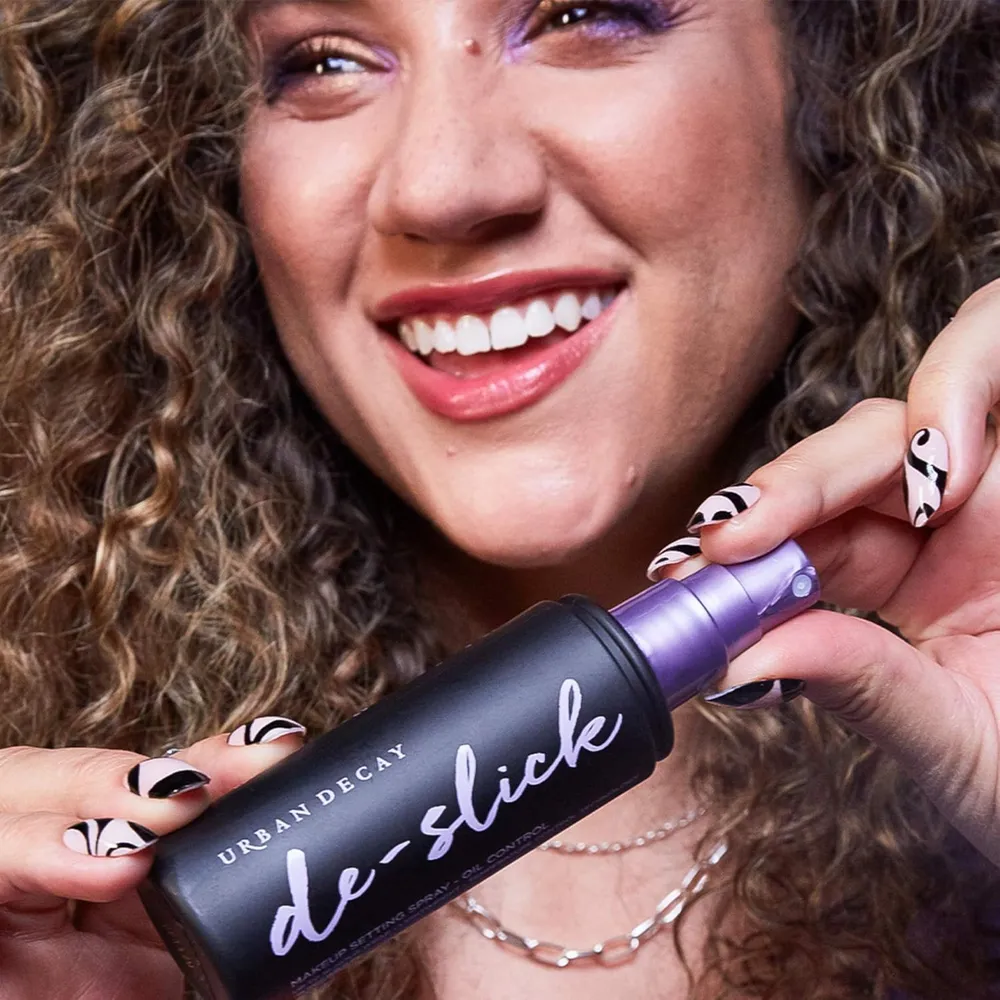 SPRAY FIJADOR URBAN DECAY DE-SLICK MATE 4 OZ / 120 ML