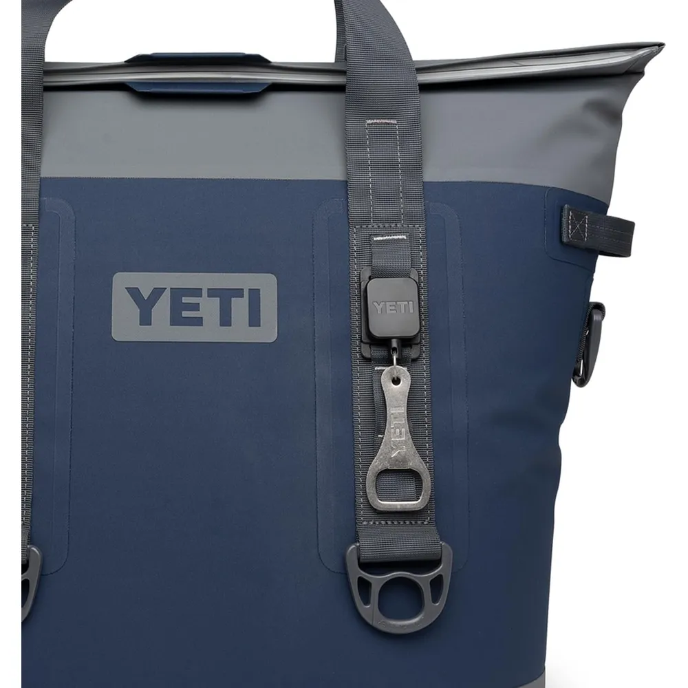 YETI Molle Zinger Retráctil con Destapador de Botellas | Negro