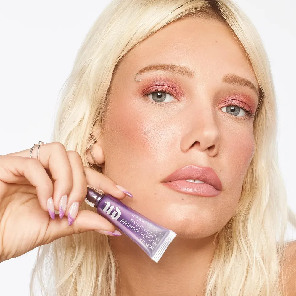 Urban Decay Prebase de Sombras Eyeshadow Primer Potion Antiedad para Líneas Finas | 0.33oz|Nude