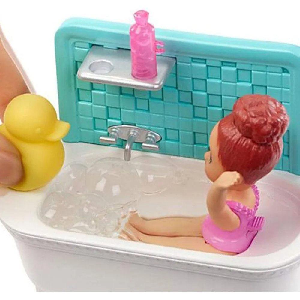 BARBIE SKIPPER SET BAÑO BABYSITTERS INC MORENA