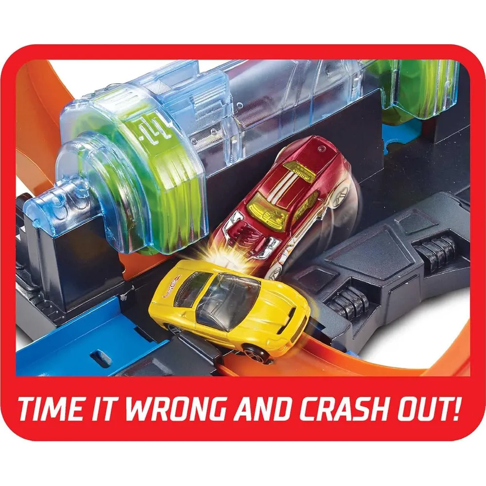 HOT WHEELS PISTA TRIPLE LOOP MOTORIZADO