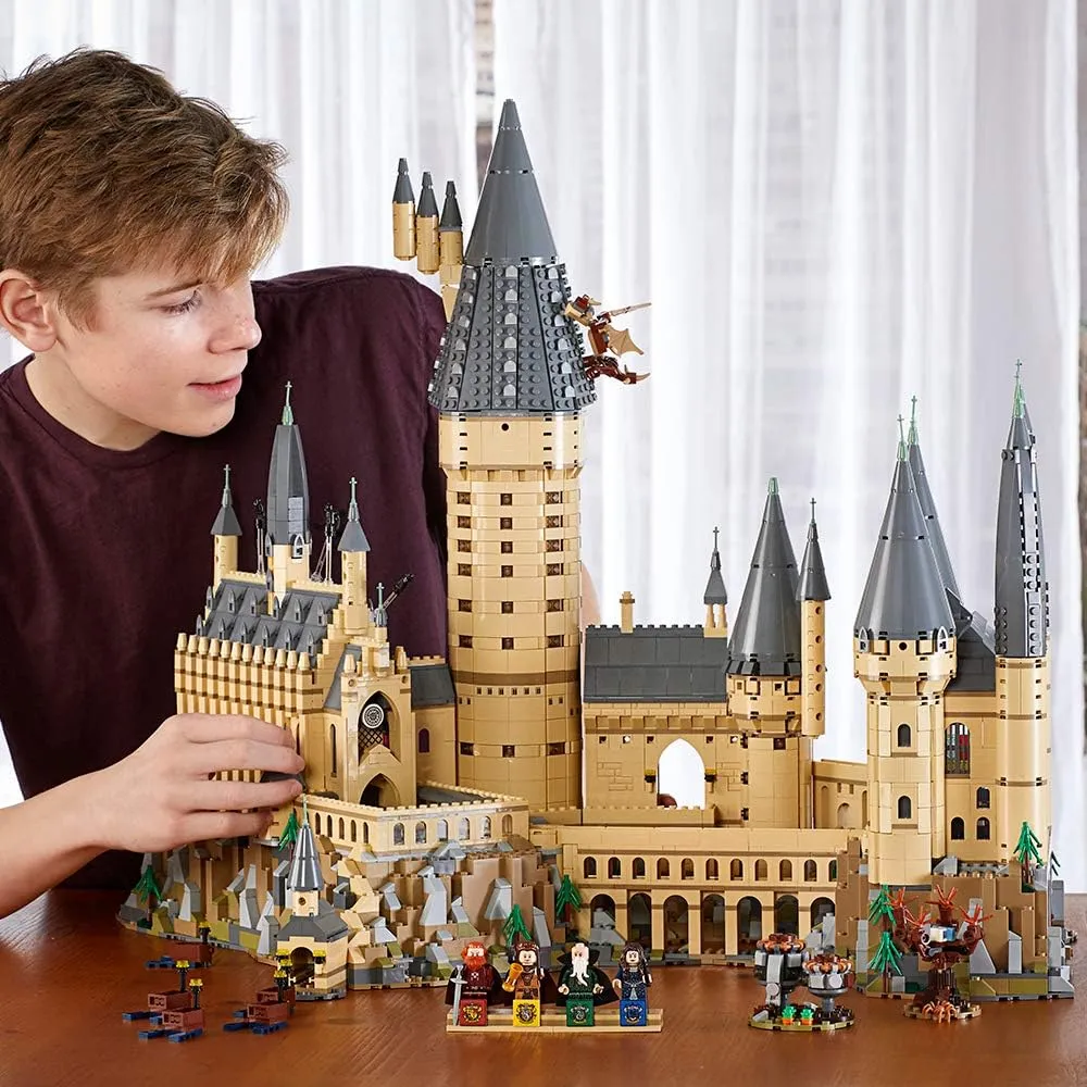 LEGO HARRY POTTER CASTILLO DE HOGWARTS SET CON MINIFIGURAS