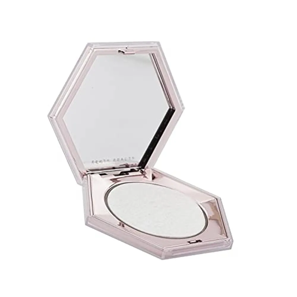 Fenty Iluminador en Polvo Diamond Bomb tono How Many Carats – by Rihanna