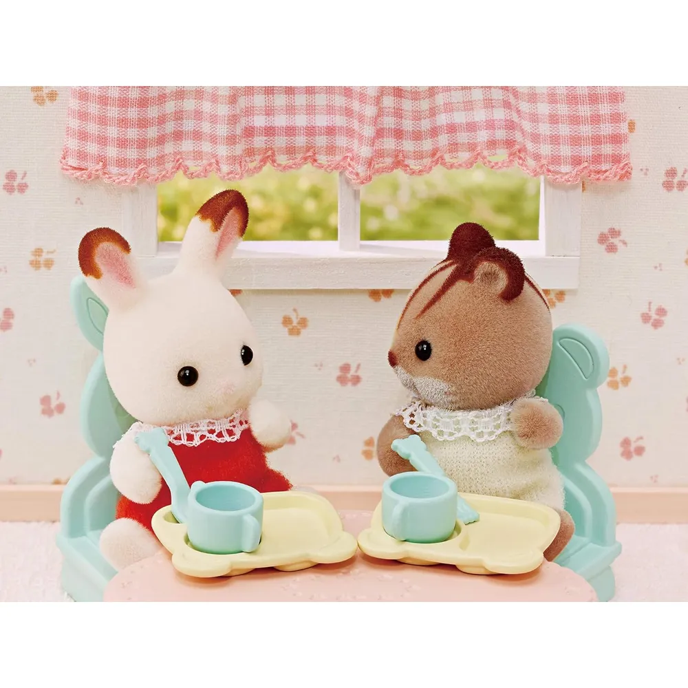 JUEGO SYLVANIAN FAMILIES HABITACIÓN DE BEBÉ
