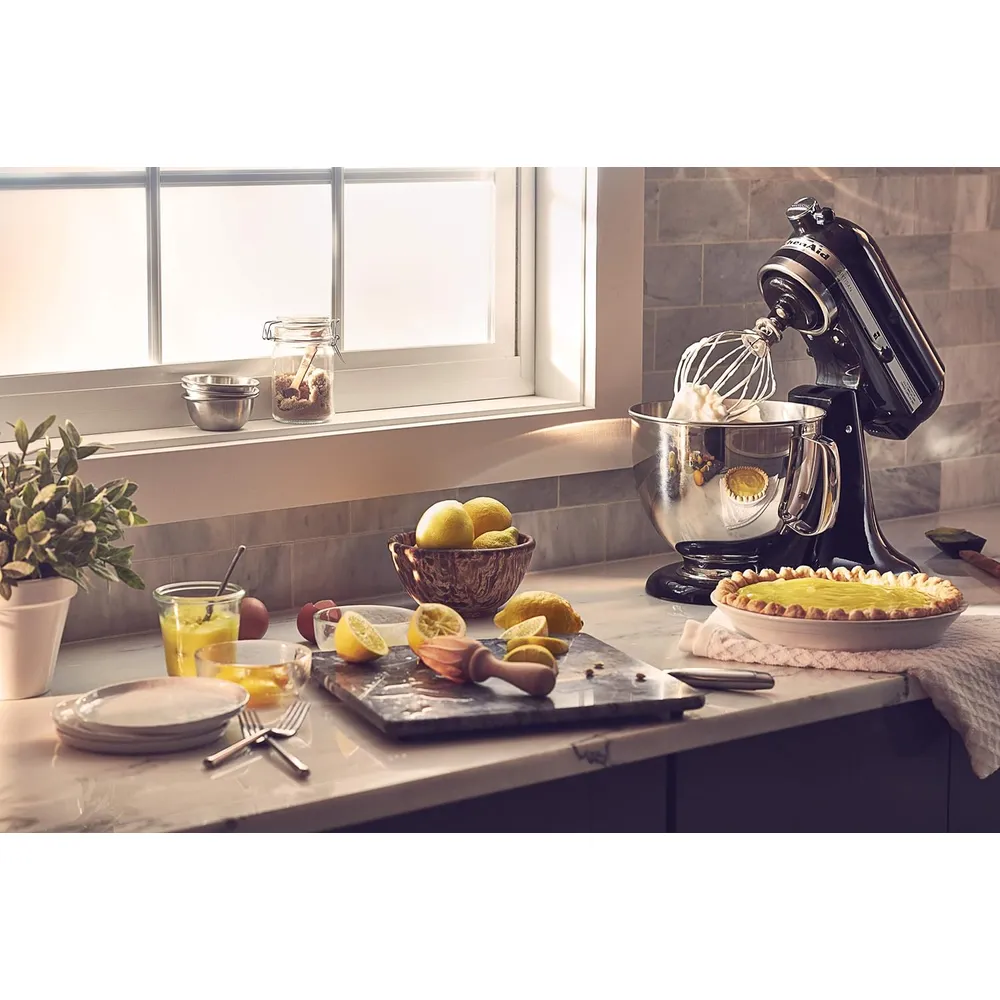 KITCHENAID ARTISAN, BATIDORA DE PIE 5 QT / 4.7 L CON BATIDOR | NEGRO ÓNIX