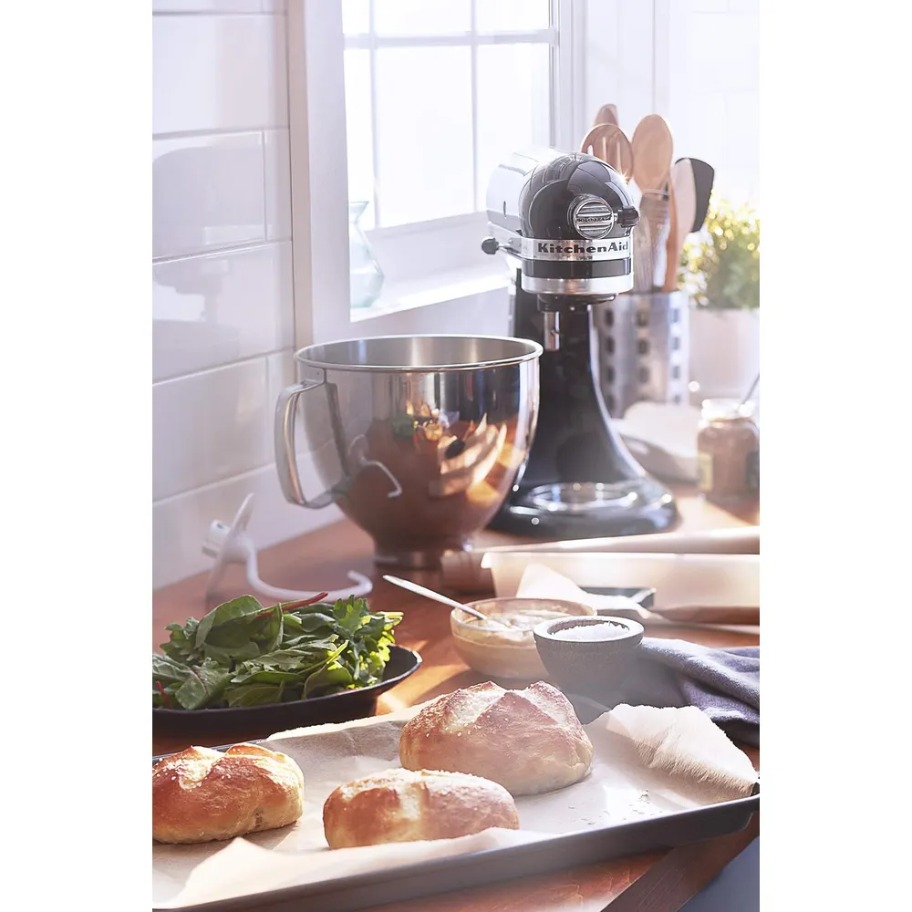 KITCHENAID ARTISAN, BATIDORA DE PIE 5 QT / 4.7 L CON BATIDOR | NEGRO ÓNIX