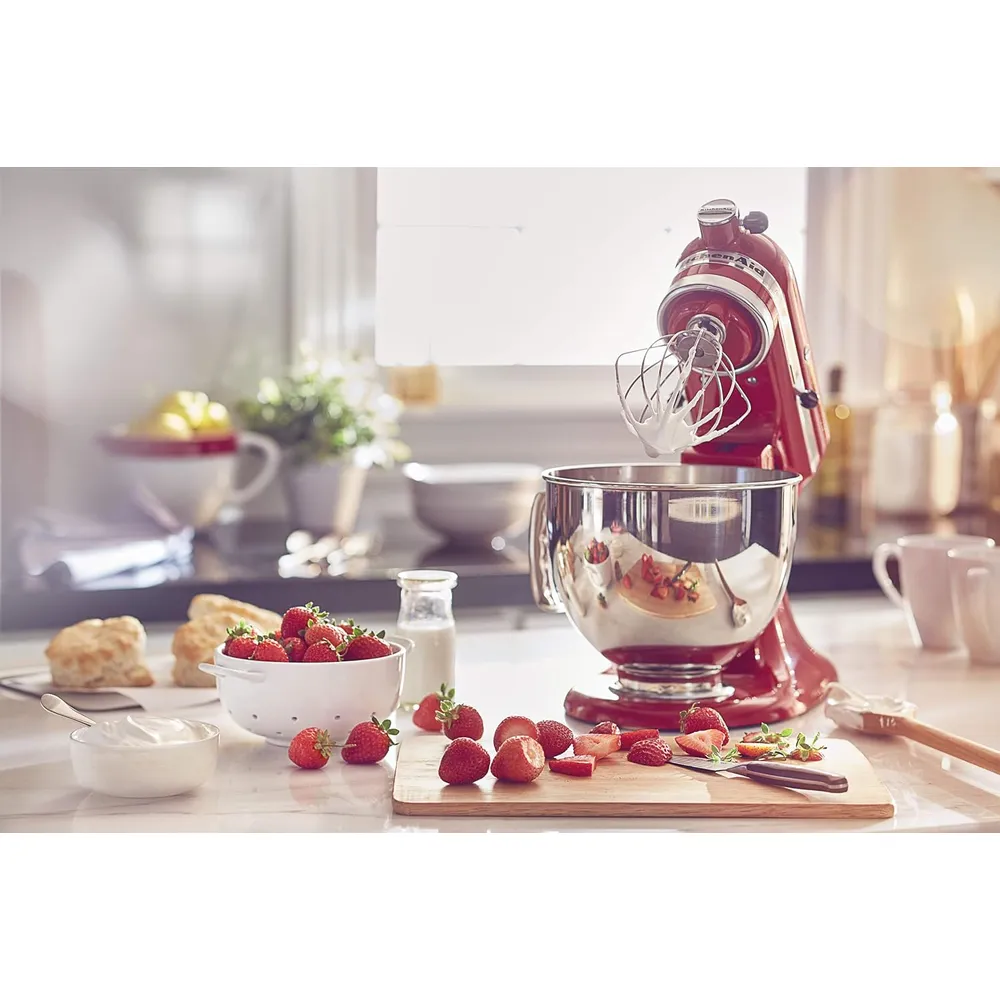 KITCHENAID ARTISAN, BATIDORA DE PIE 5 QT / 4.7 L CON BATIDOR | ROJO