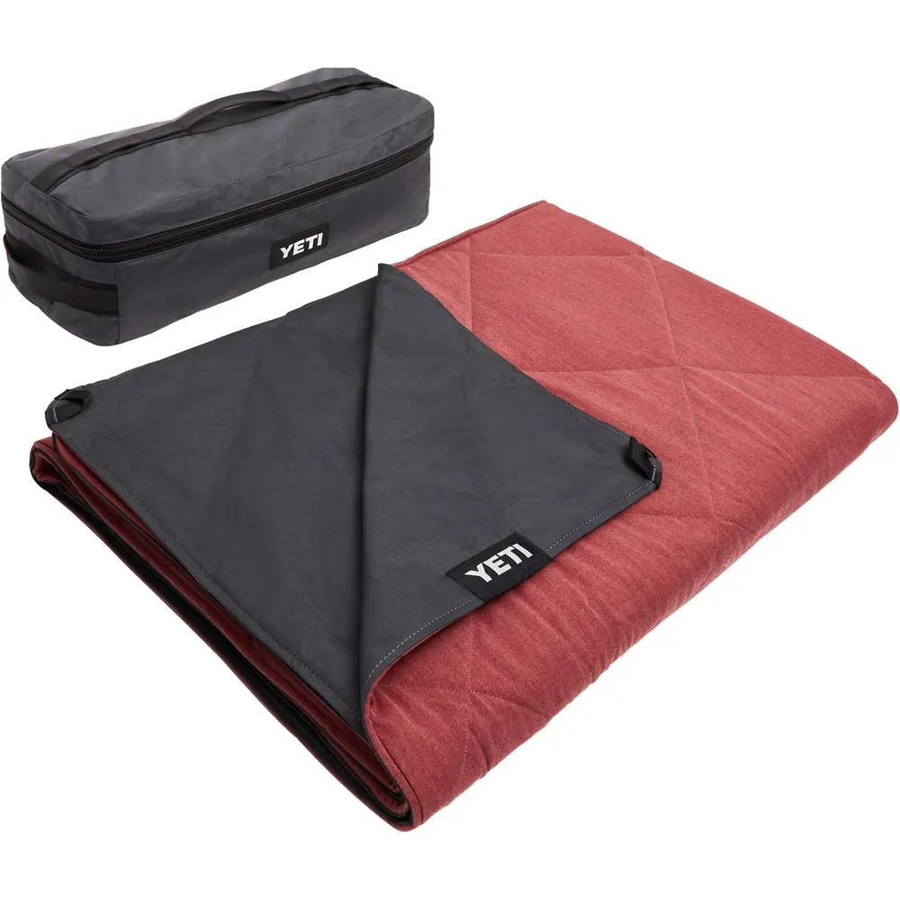 YETI Lowlamds Manta Multiusos con bolsita para viaje | Rojo