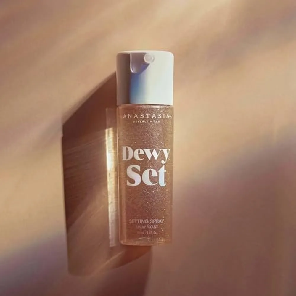SPRAY FIJADOR DEWY SET 96ML ANASTASIA