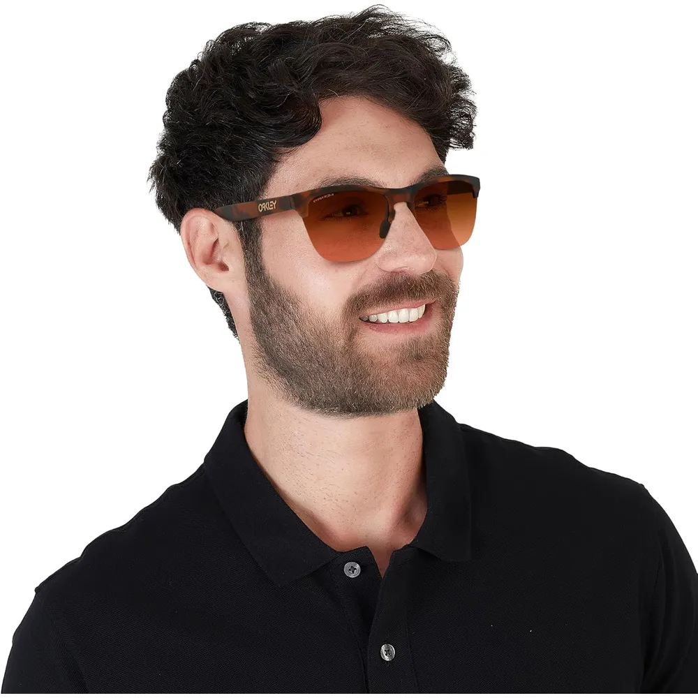 b07z35tqxy_1_webp.webp Oakley OO9374 Frogskins Lite Gafas de Sol para Hombre