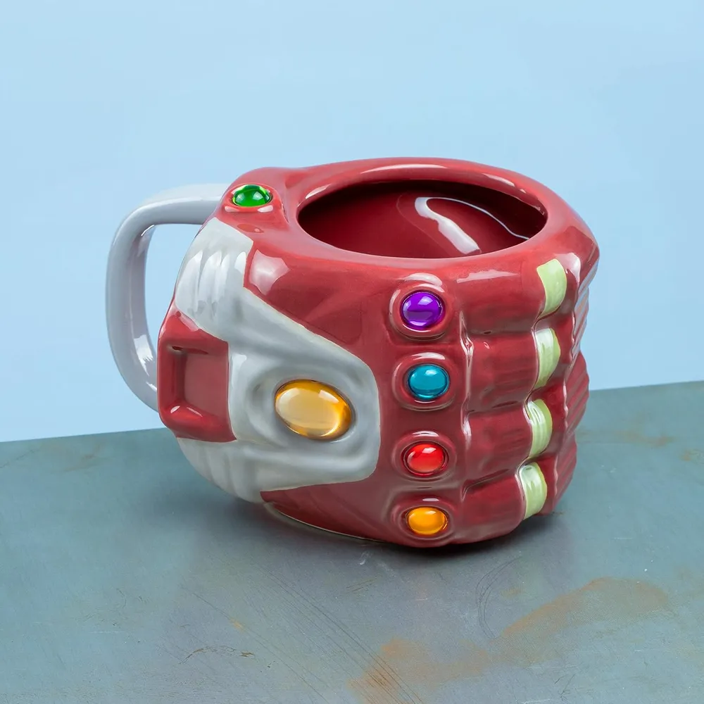 b0854nsk5z_0_webp.webp Paladone Marvel Avengers, taza guantelete Nano 3D