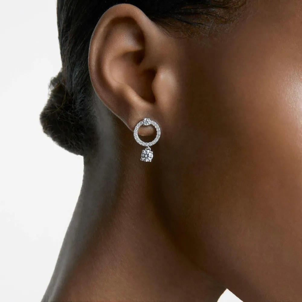 SWAROVSKI ARETES STUD CÍRCULO ATTRACT ACABADO RODIO PARA MUJER | PLATEADO