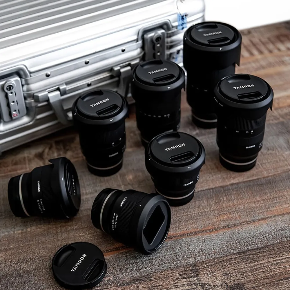 Tamron lente 2.8-20cm f/2.8-5.6 DI III RXD | Negro