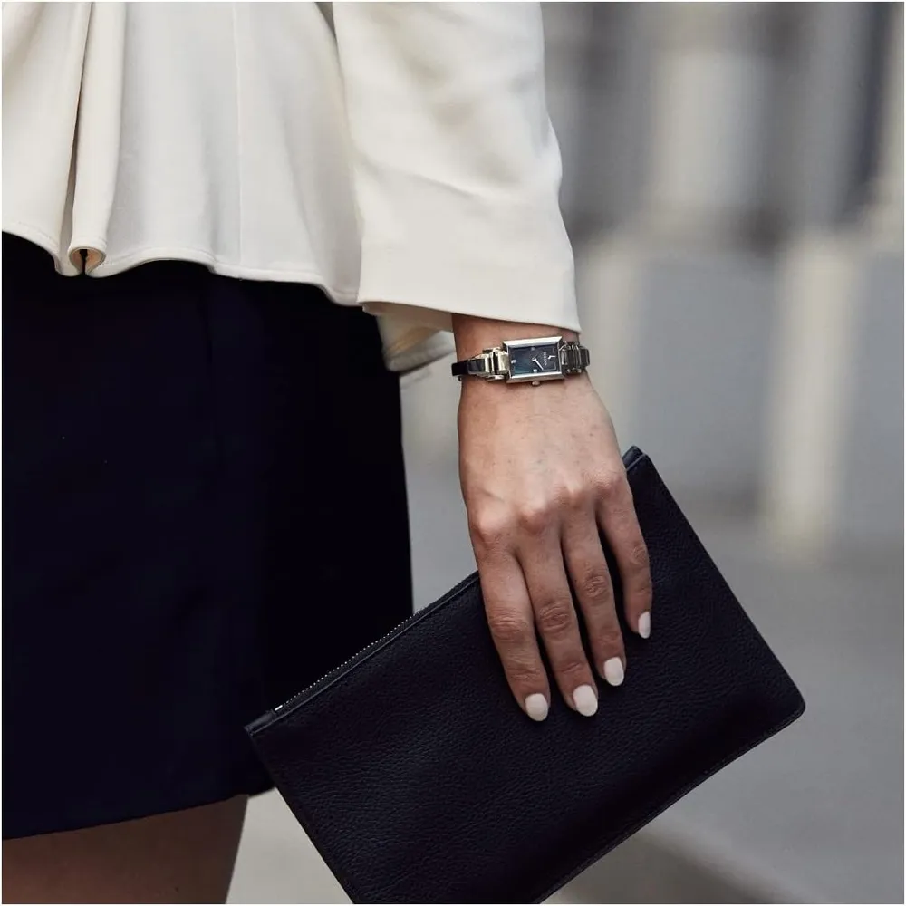 Bulova reloj clásico mujer cuarzo dos agujas acero esfera diamantes rectangular | Plateado