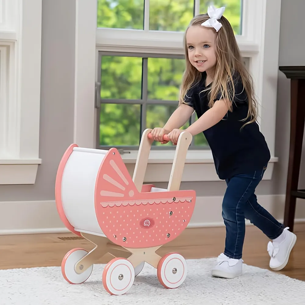 b093k2c761_0_webp.webp COCHE PARA MUÑECAS EMERYS WORLD FAT BRAIN TOYS
