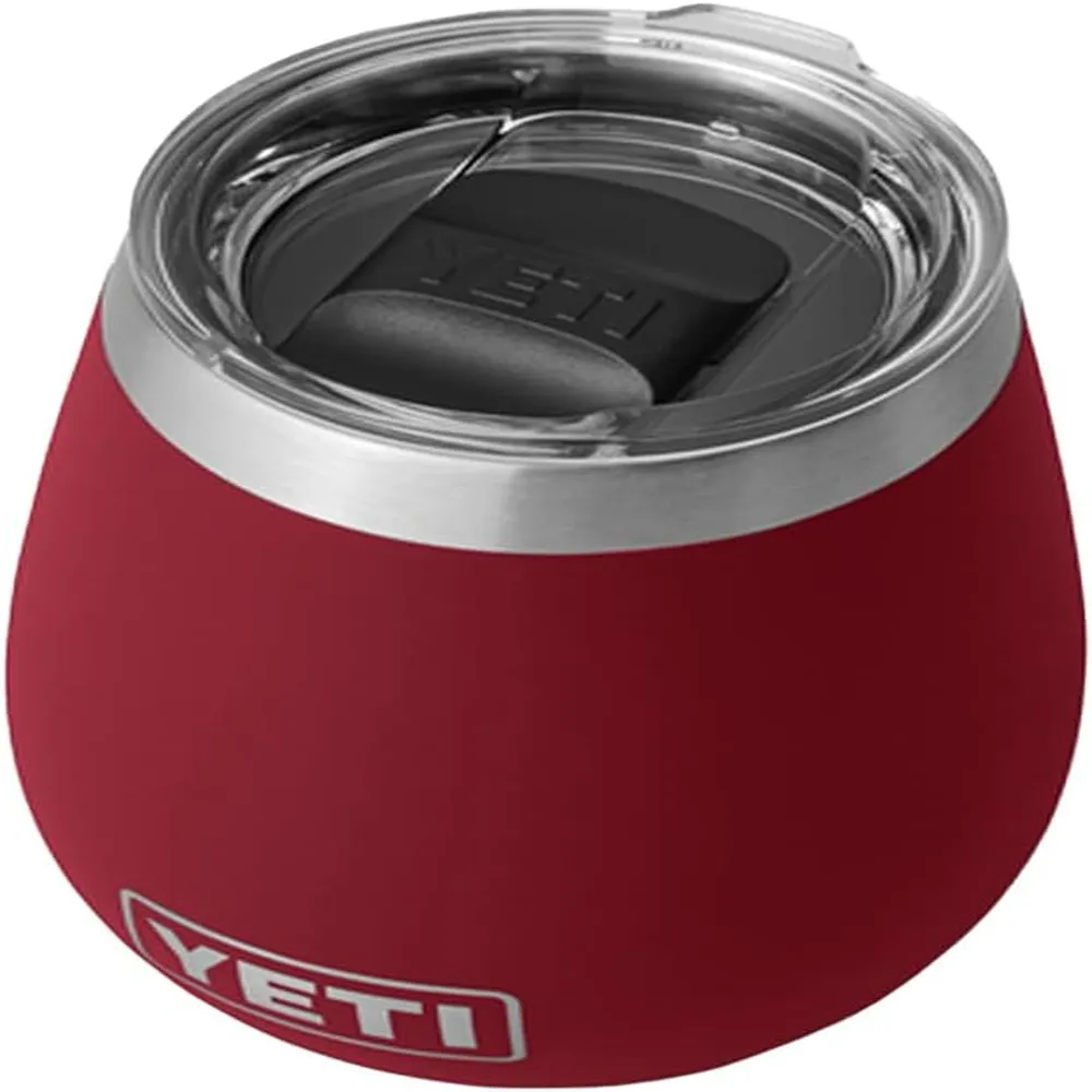 YETI Rambler Vaso de vino de 10 oz de acero inoxidable con tapa MagSlider color rojo oscuro