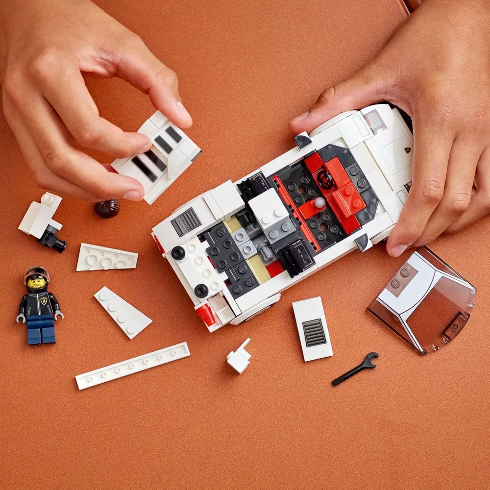 Lego Speed Champions Lamborghini Countach coche de carreras con minifigura