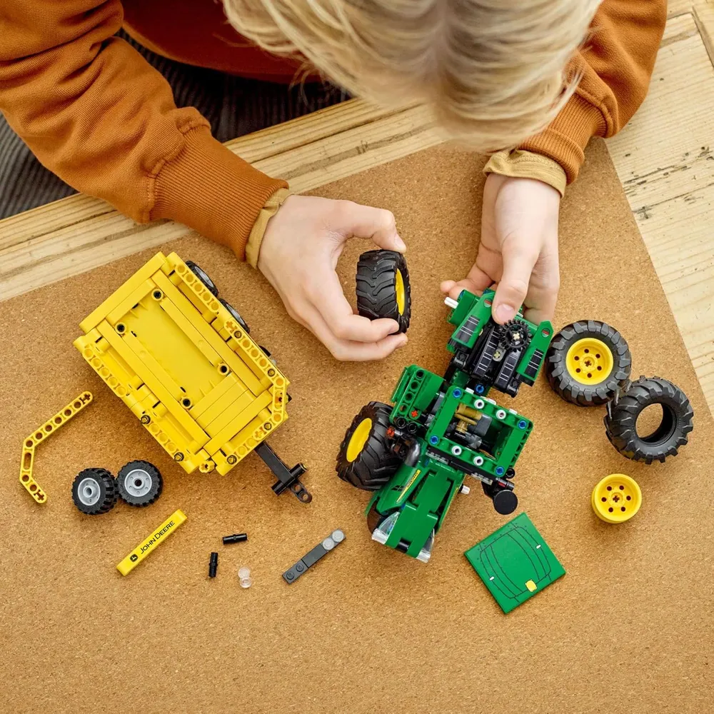 Lego Technic John Deere 9620R tractor 4x4 modelo coleccionable con remolque