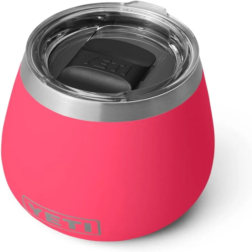 YETI Rambler Vaso de vino de 10 oz de acero inoxidable con tapa MagSlider color rosa fuerte