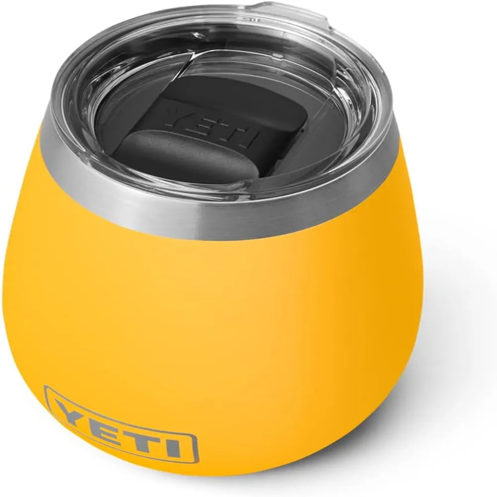 YETI Rambler Vaso de vino de 10 oz de acero inoxidable con tapa MagSlider color amarillo