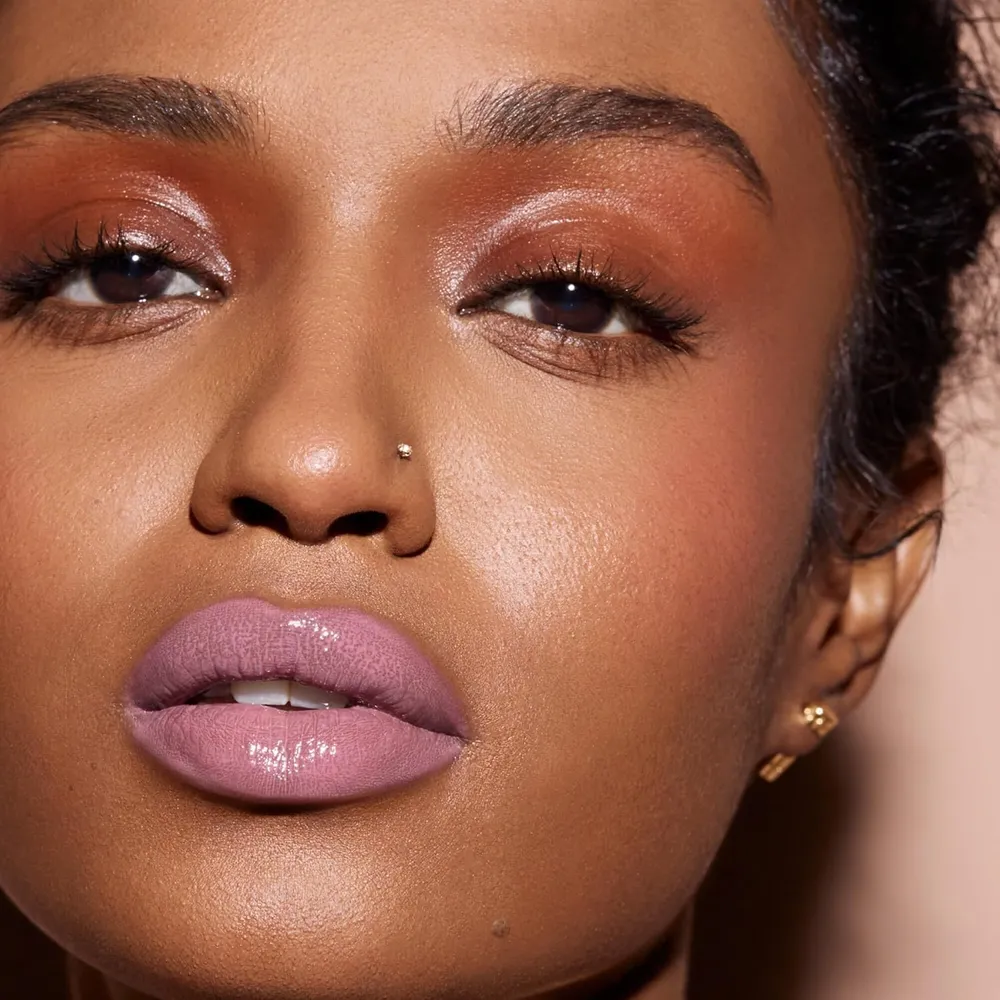 Fenty Brillo Labial Gloss Bomb Cream tono Mauve Wives 0.3 oz – by Rihanna|Rosado
