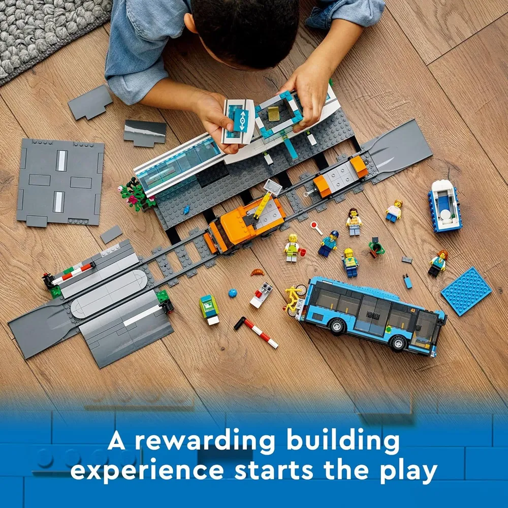 LEGO CITY ESTACIÓN DE TREN CON AUTOBÚS, VAGÓN Y VÍAS