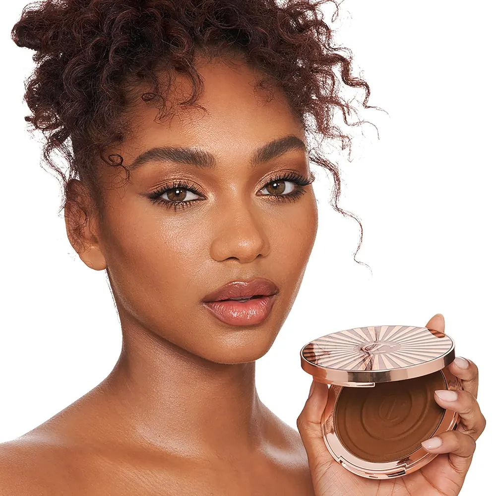 Charlotte Tilbury Beautiful Skin Maquillaje y bronceador en crema | 03 Tan