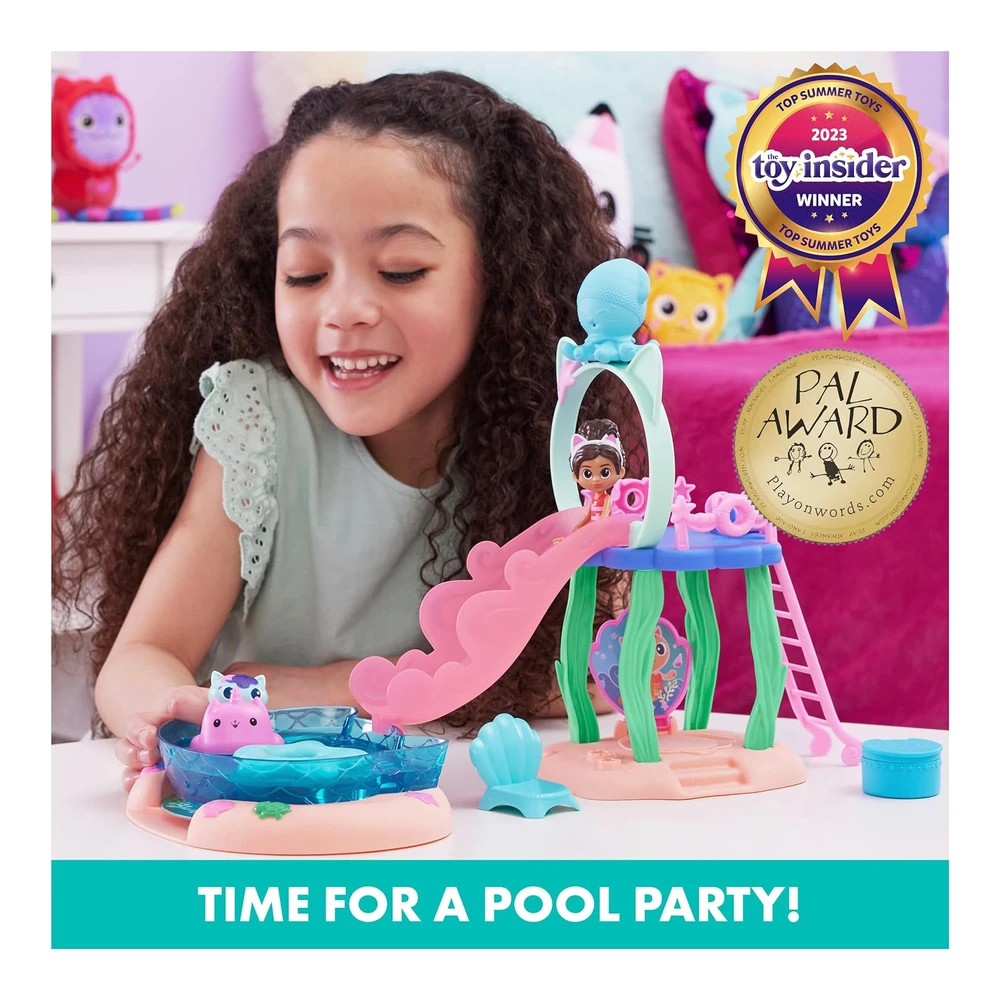 Gabby's Dollhouse - Purr-Ific Pool Juego de Piscina de Gabby y Mercat, Colas de Sirena que Cambian de Color y Accesorios de Piscina