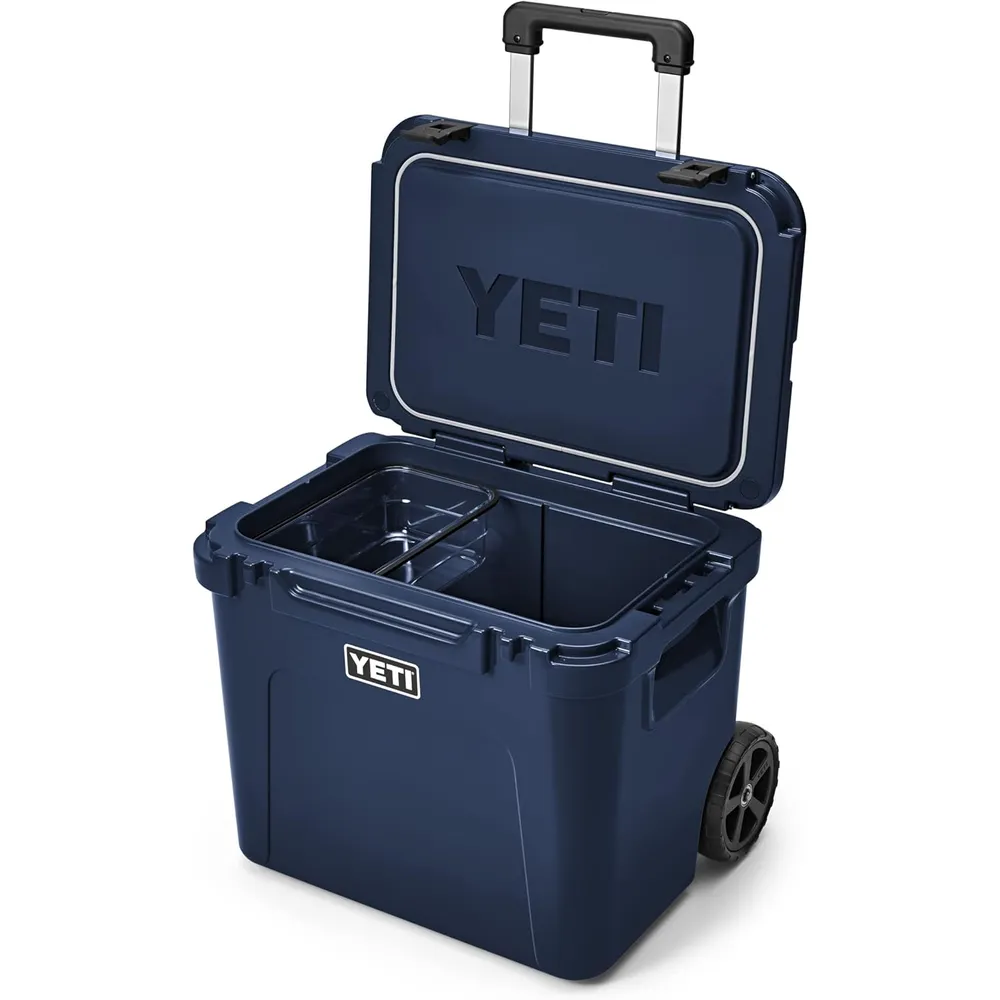 YETI Roadie 60 Cooler Con Ruedas Y Mango Retráctil | Azul Marino