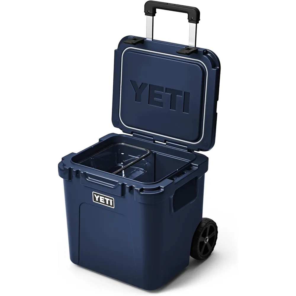 YETI Roadie 48 Cooler Con Ruedas Y Mango Retráctil | Azul Marino