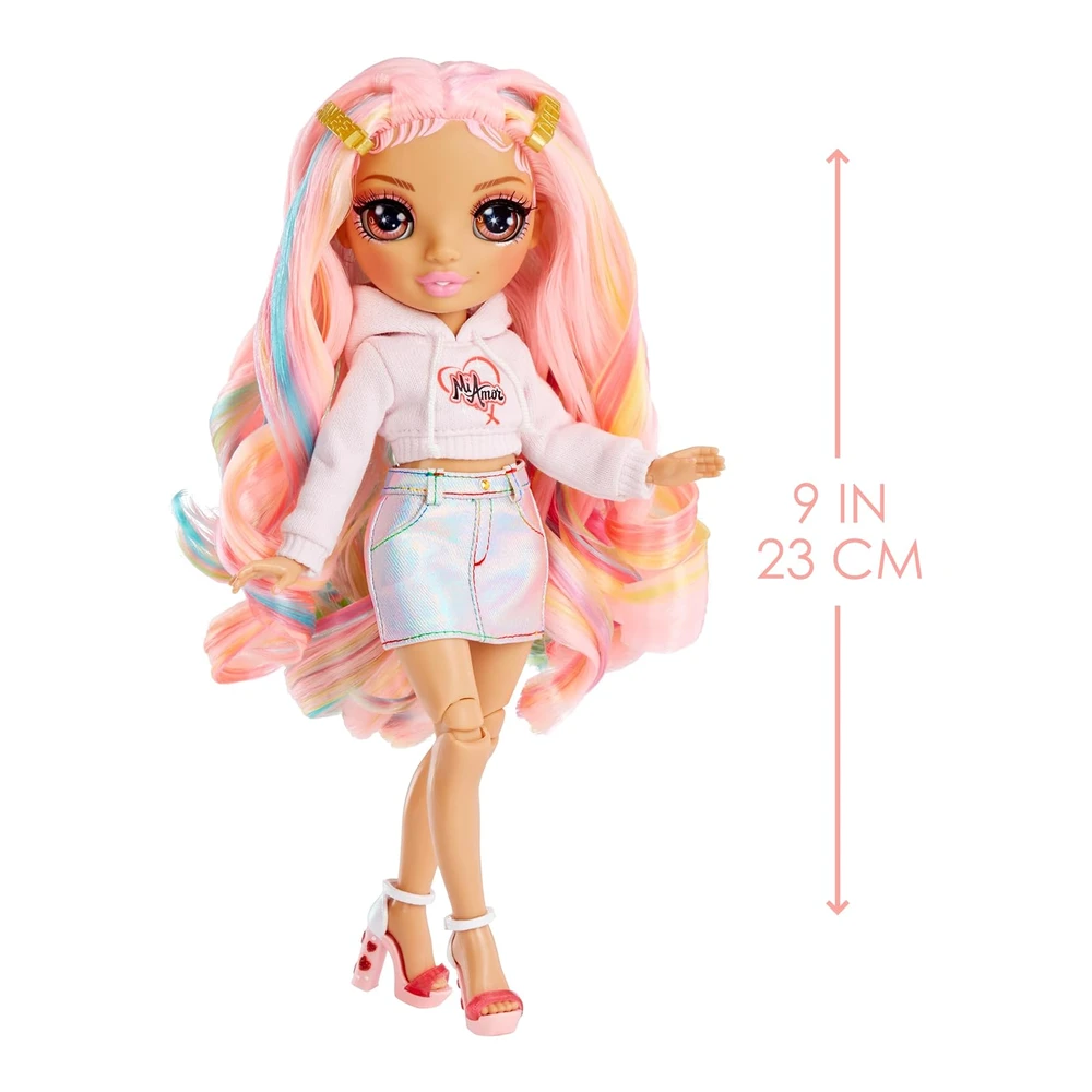 Rainbow High Rainbow Junior High Edición Especial Kia Hart - Muñeca Rosa Posable de 9' con Accesorios y Mochila Suave de Apertura
