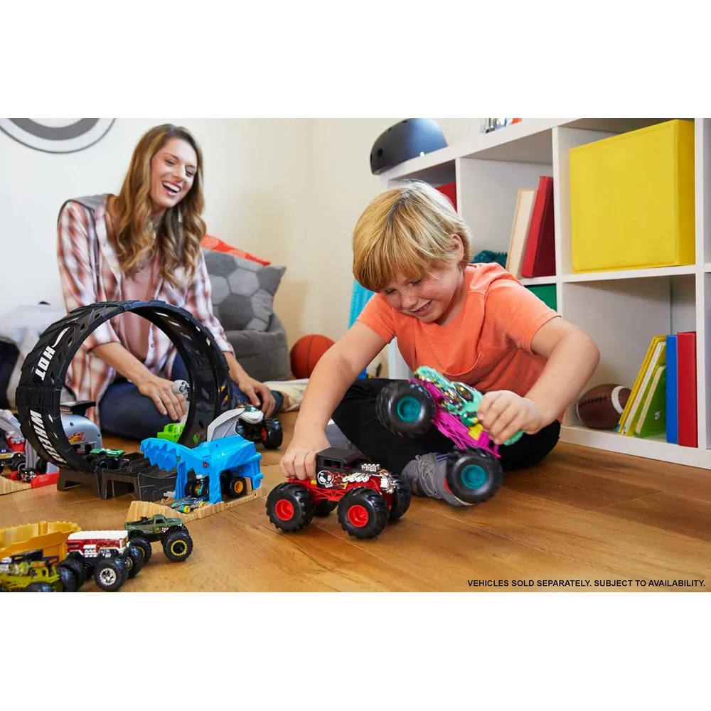 HOT WHEELS MONSTER TRUCKS MEGA TRUCK