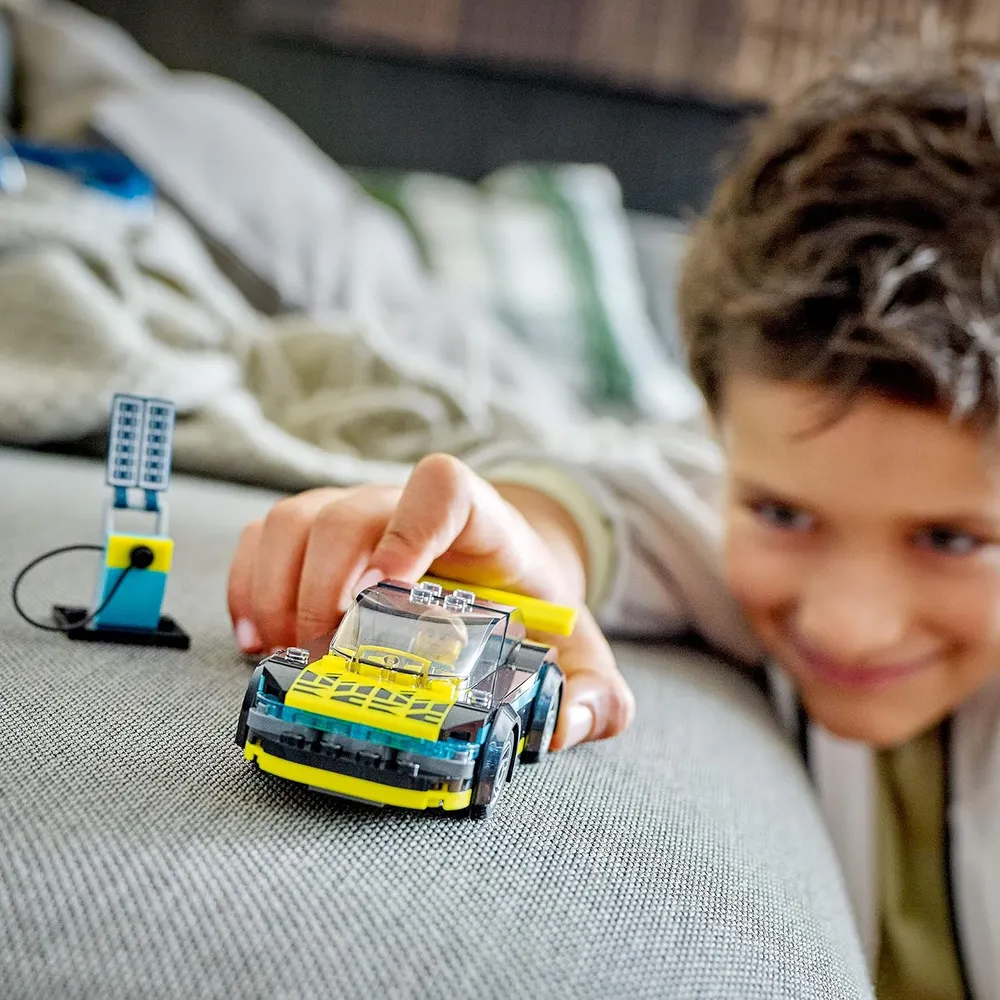 b0bbwkn7sj_5_webp.webp Lego City coche deportivo eléctrico set de carreras con minifigura de piloto