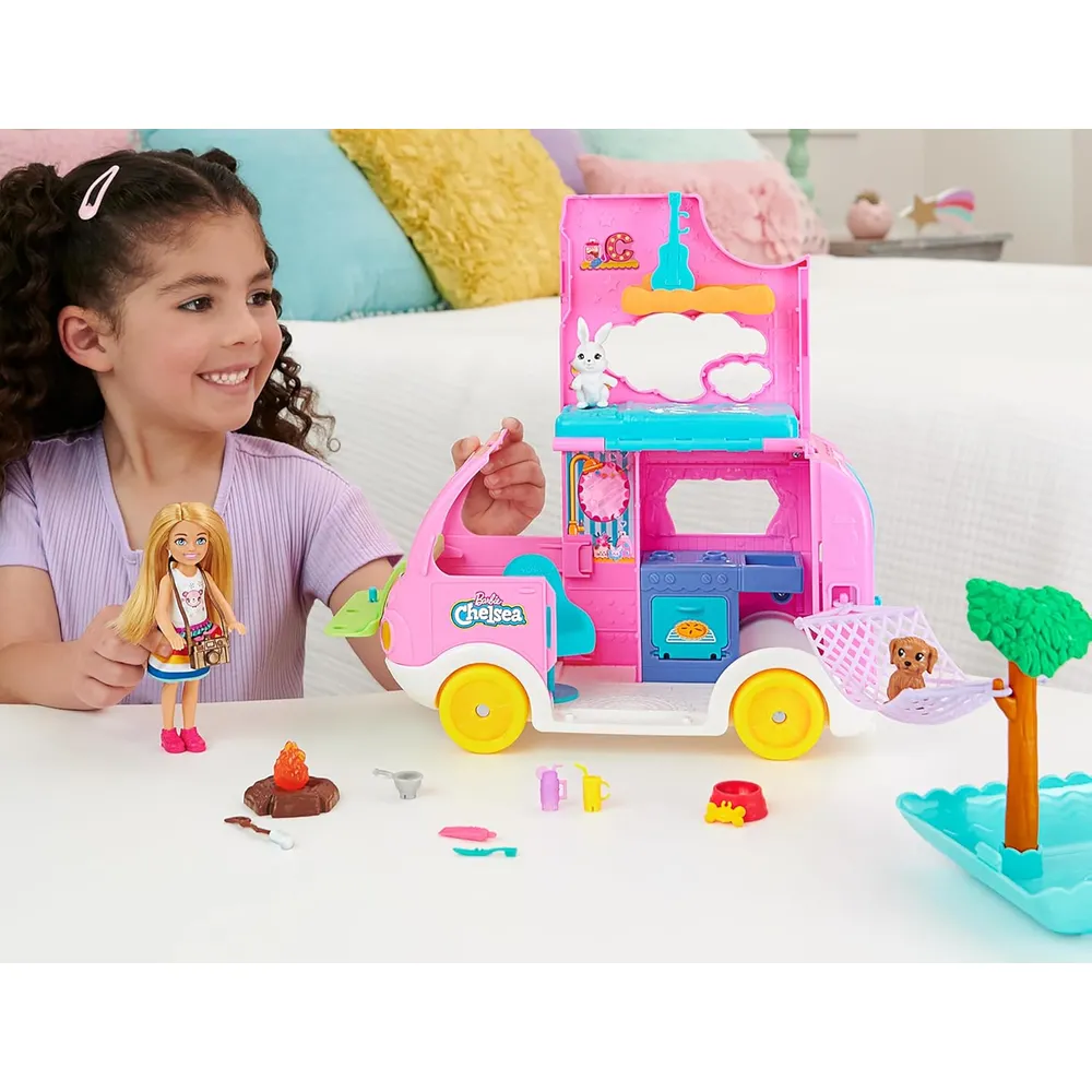 BARBIE CHELSEA AUTOCARAVANA 2 EN 1 CON MUÑECA Y MASCOTAS