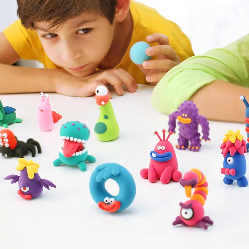 b0bqcpy38j_3_webp.webp KIT DE ARCILLA HEY CLAY ALIENS FAT BRAIN TOYS