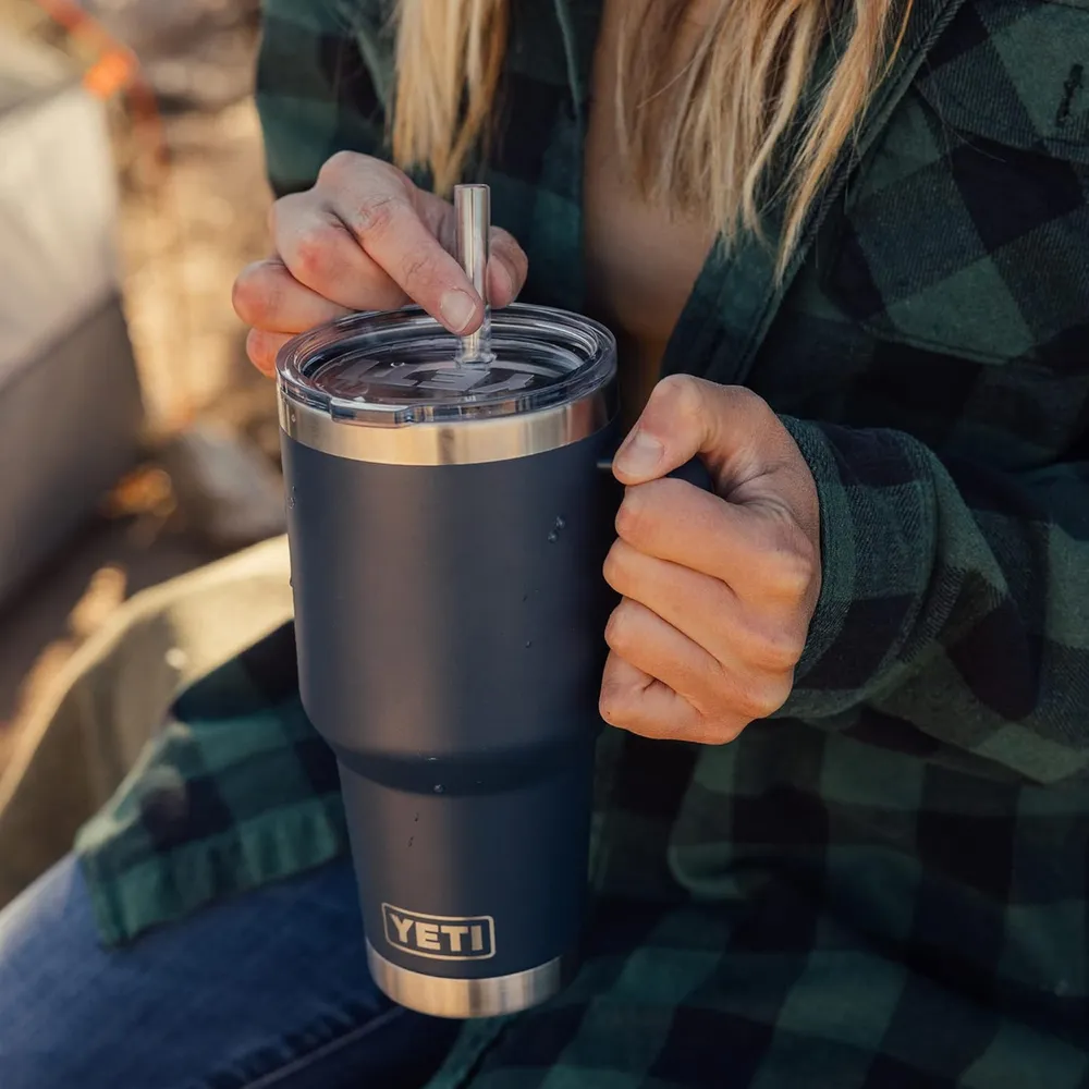 YETI Rambler Vaso de 35 oz de acero inoxidable con asa y tapa con sorbete color naranja arcilla