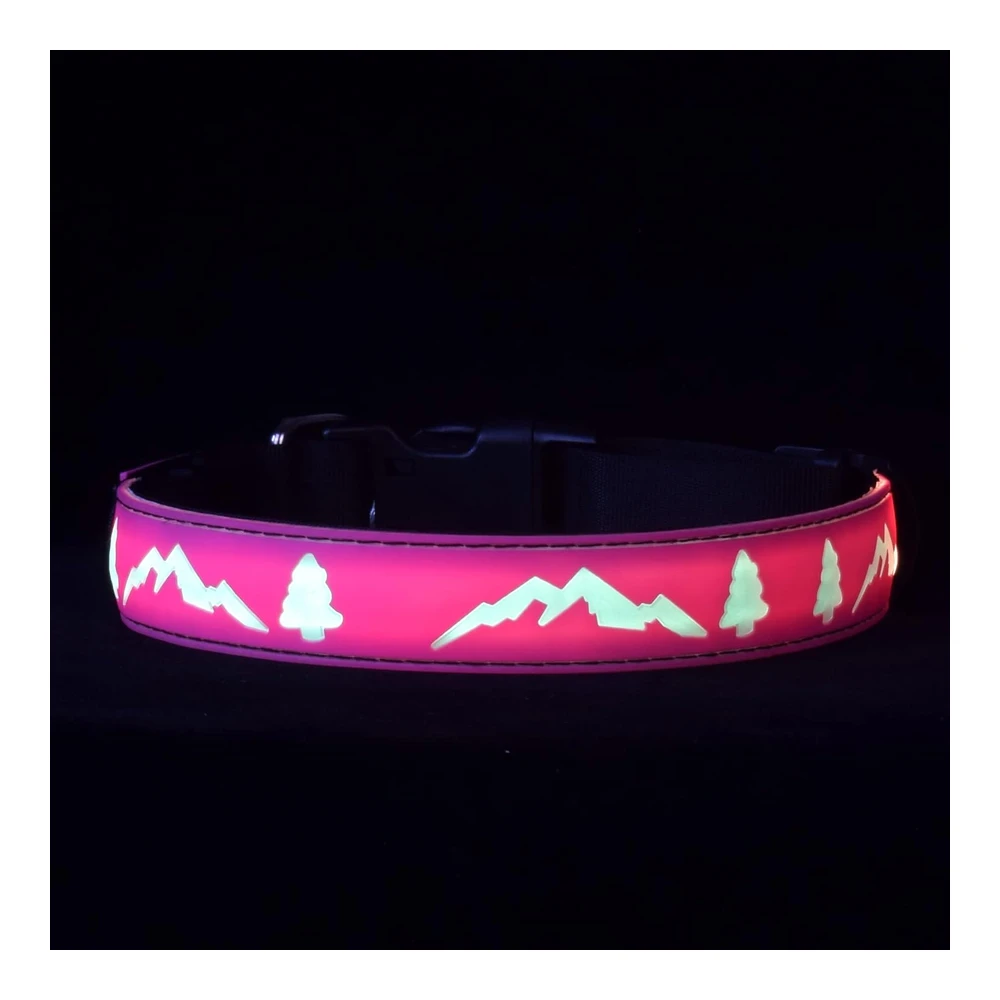Dogled Subversive - Collar para Perro con Luz Led USB-C - Diseño Subversivo de Navidad 3d - Material Cómodo y Suave - Iluminación Multicolor (M (15.7 a 19.7") - Rosa)