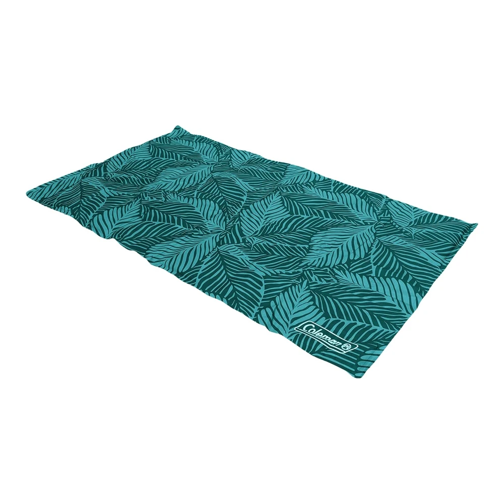 Coleman Tapete Refrescante Reversible para Mascotas - Mediano - 24 X 30" - Azul Marino y Verde Azulado