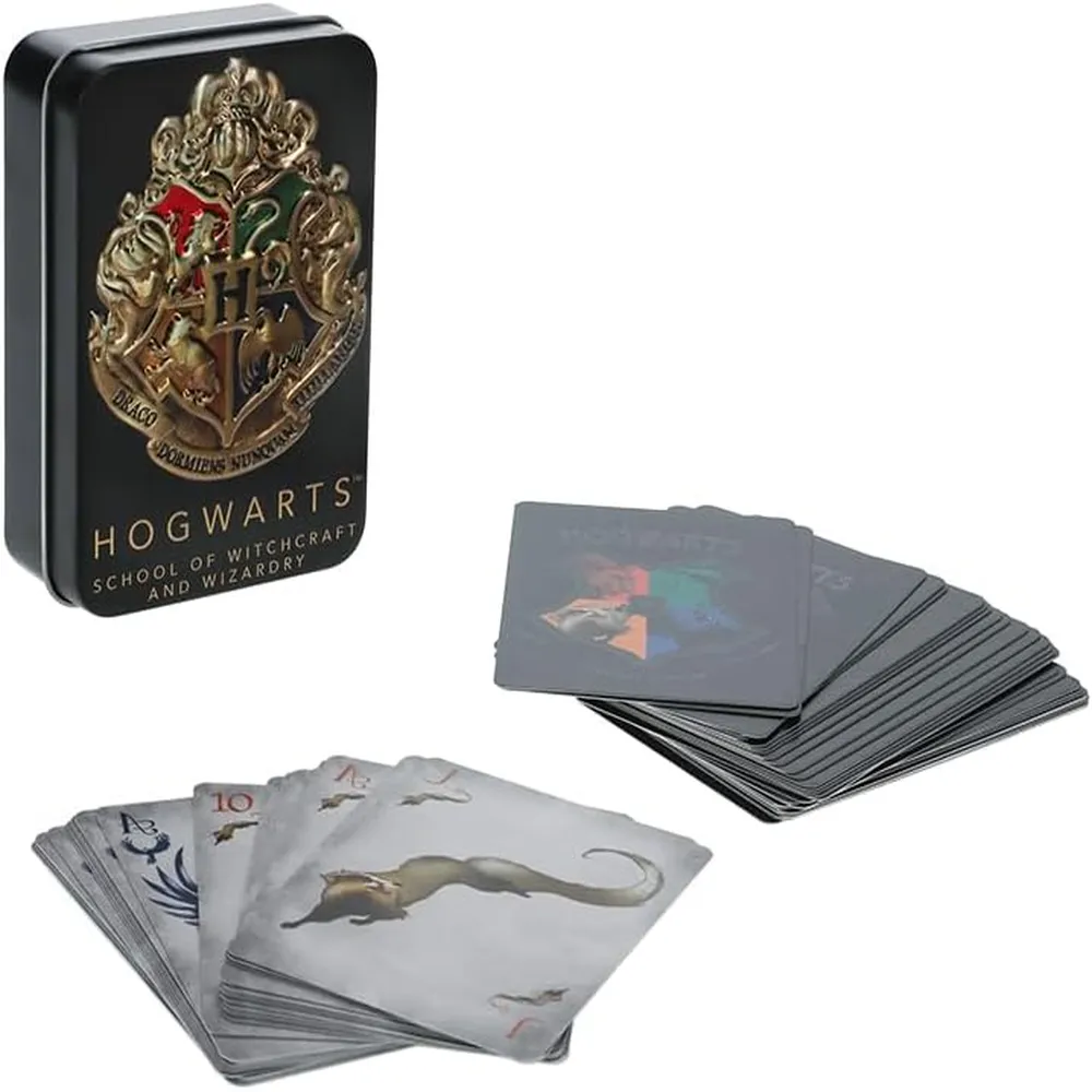 b0c6d3z3l4_3_webp.webp Paladone Hogwarts, juego de cartas casas de Harry Potter versión inglés