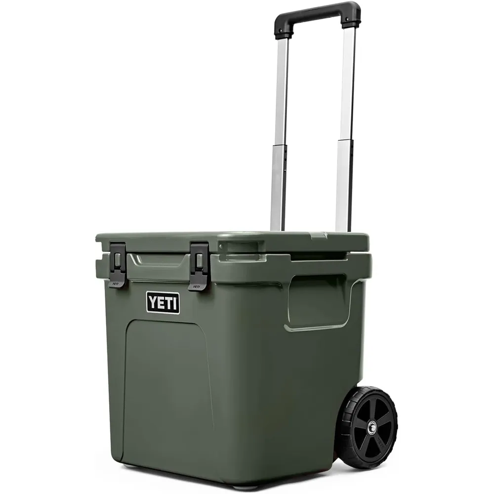 YETI Roadie 48 Cooler Con Ruedas Y Mango Retráctil | Verde Militar