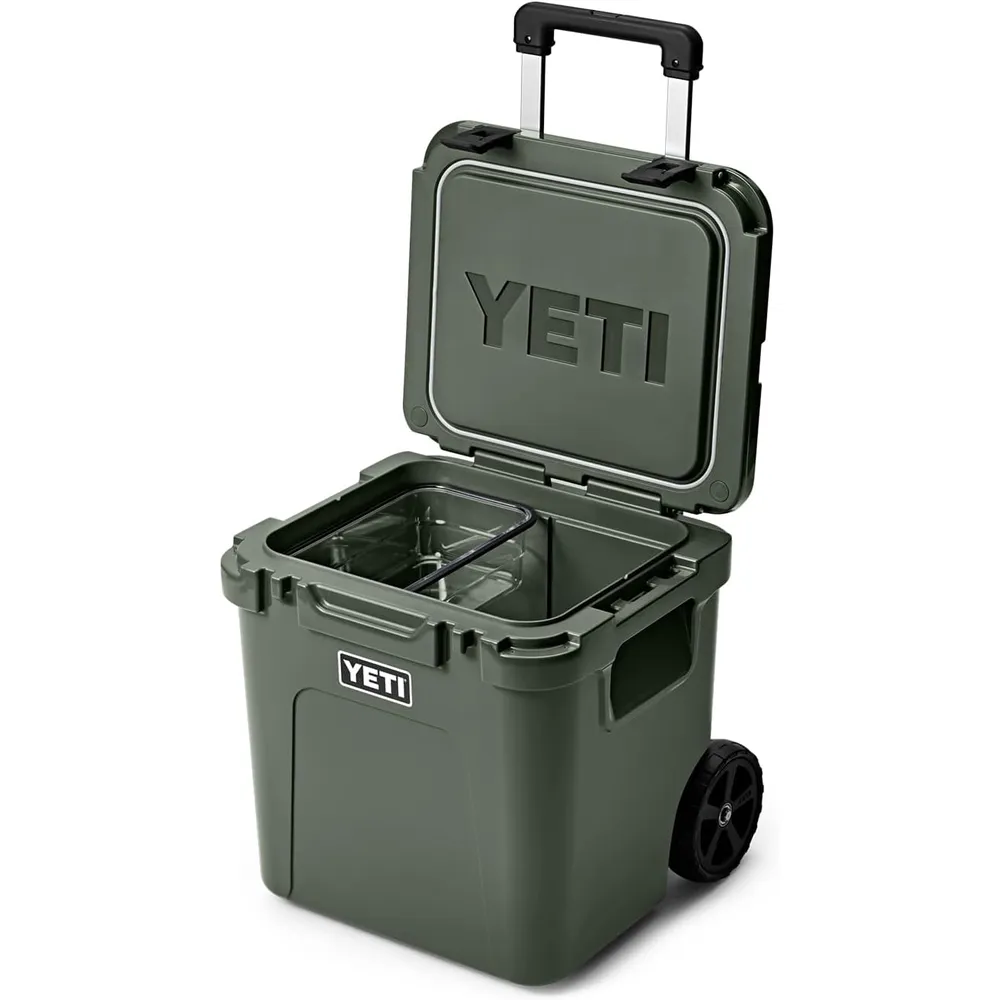 b0c8wtrtcl_2_webp.webp YETI Roadie 48 Cooler Con Ruedas Y Mango Retráctil | Verde Militar