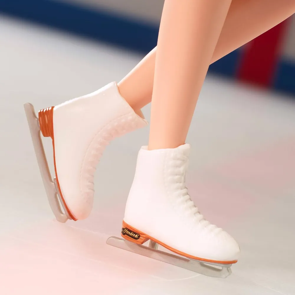 BARBIE MUÑECA KRISTI YAMAGUCHI PATINAJE