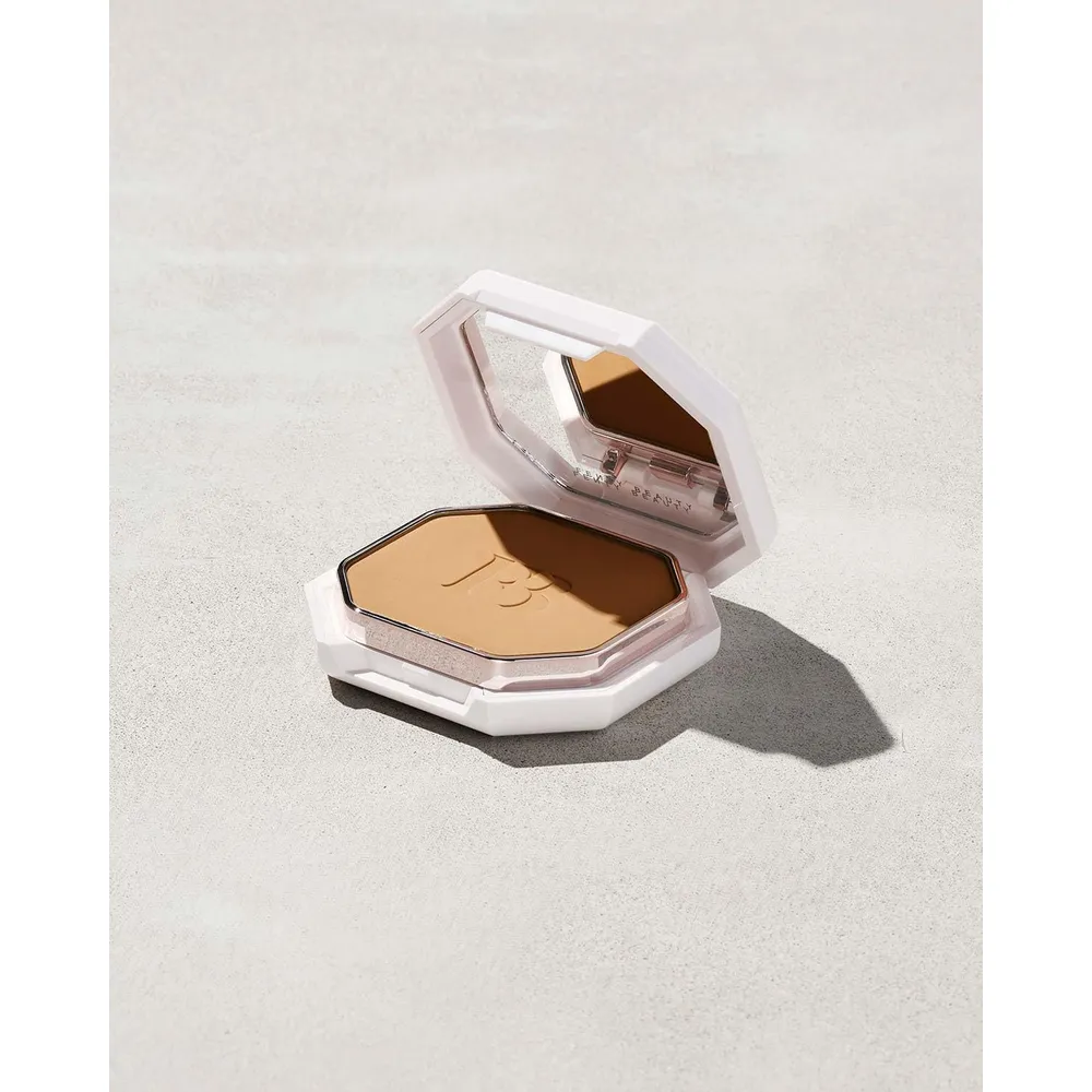 Fenty Base en Polvo Pro Filt’r Soft Matte Longwear tono 290 – by Rihanna