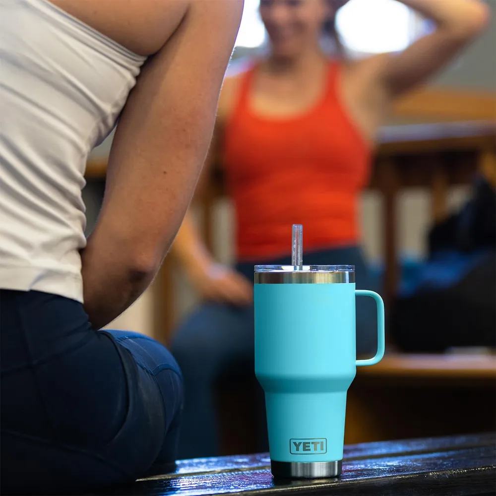 YETI Rambler Vaso de 35 oz de acero inoxidable con asa y tapa con sorbete color celeste