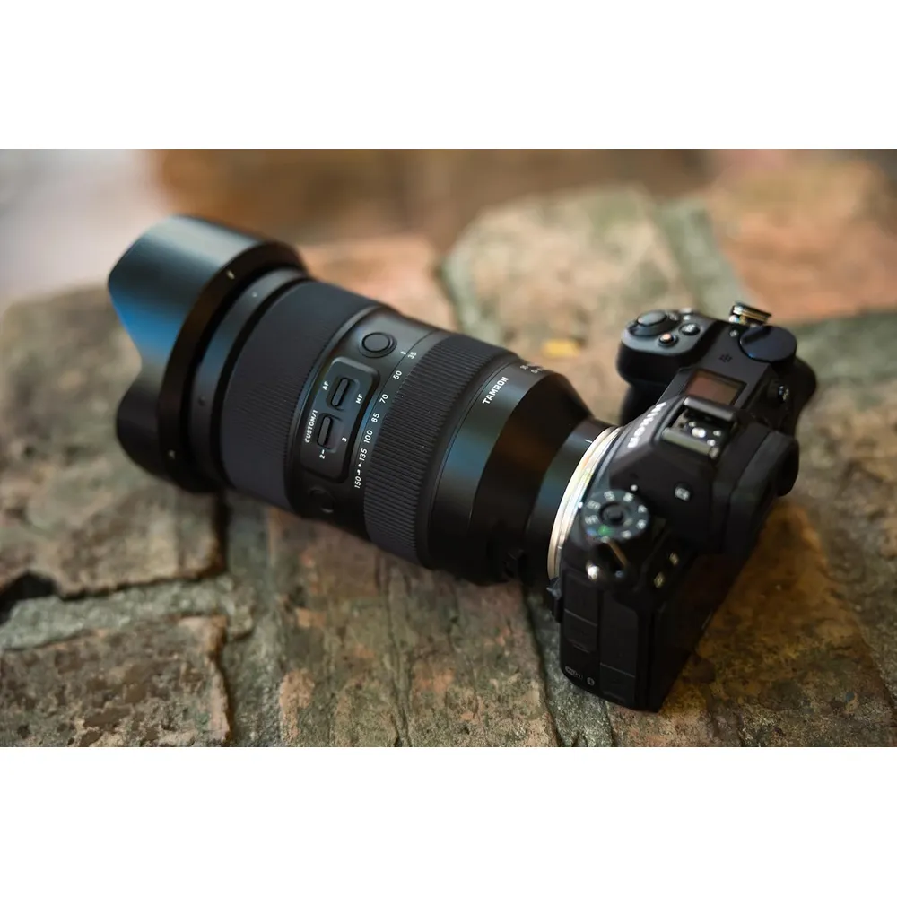 Tamron lente 3.5-15cm f/2-2.8 DI III | Negro