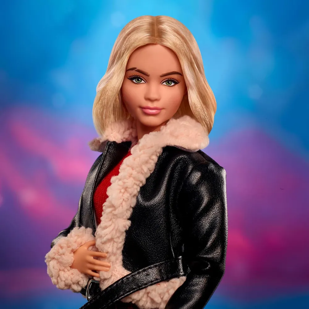 b0cmjt77jy_2_webp.webp BARBIE RUBY SUNDAY DR WHO MUÑECA