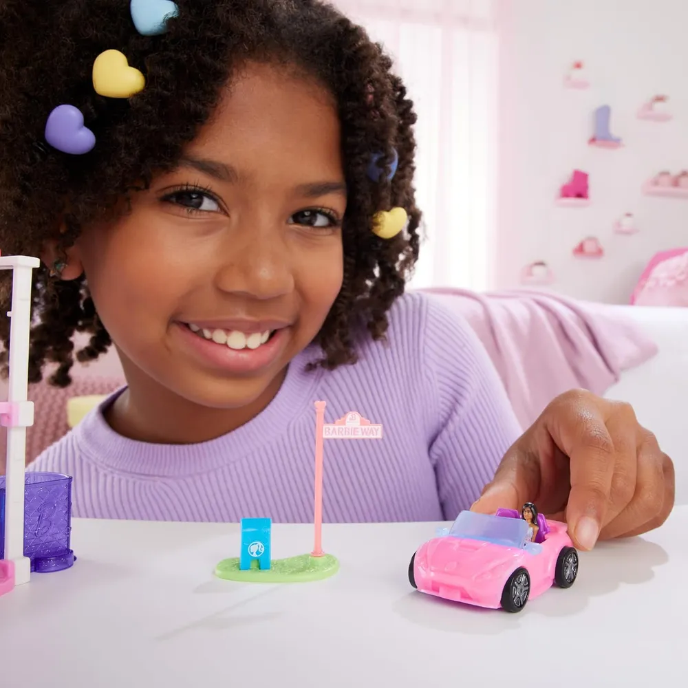 BARBIE MINI BARBIELAND AUTO DESCAPOTABLE CAMBIO DE COLOR